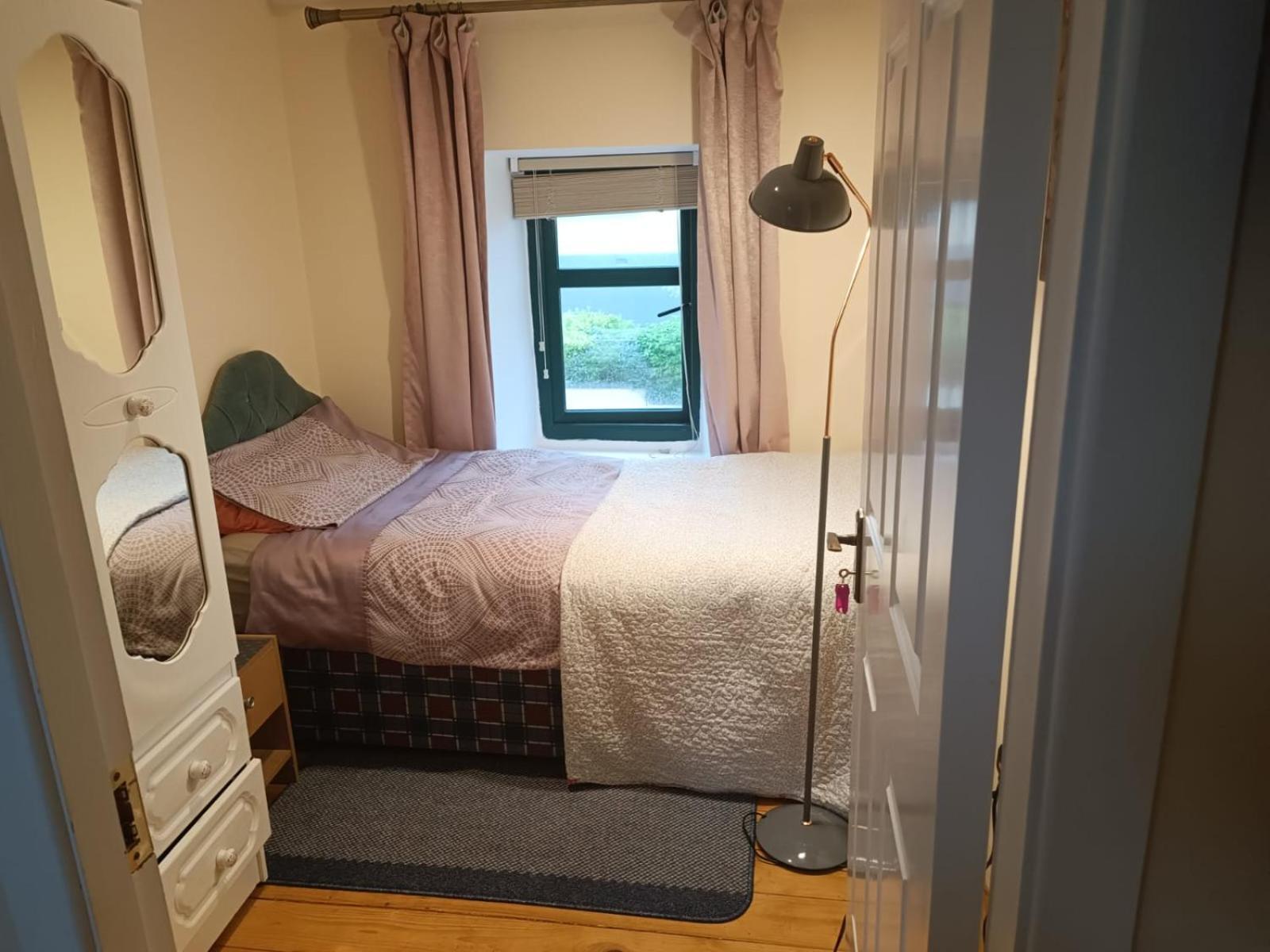 Bernie'S Place Castlebar Quarto foto